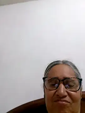 Snapshot of _candi chatting on 04-25-26, 11:24 candi online show from 04-25-26, 11:24