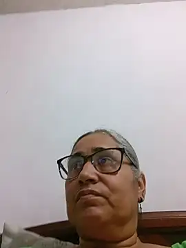 Snapshot of _candi chatting on 06-17-26, 04:34 candi online show from 06-17-26, 04:34