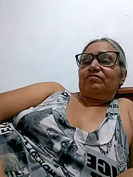 Snapshot of _candi chatting on 04-21-26, 01:42 candi online show from 04-21-26, 01:42