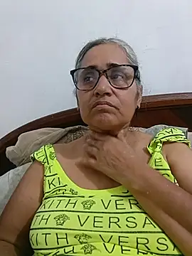 Snapshot of _candi chatting on 05-18-26, 09:30 candi online show from 05-18-26, 09:30