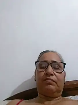 Snapshot of _candi chatting on 07-02-26, 12:44 candi online show from 07-02-26, 12:44