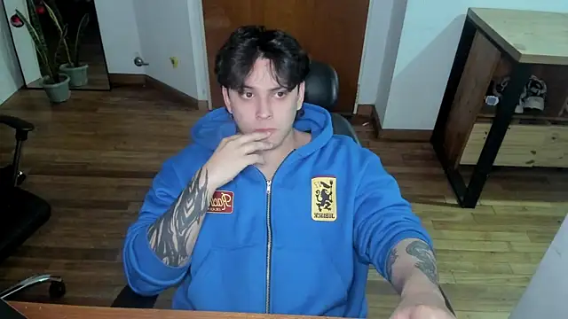 Snapshot of Markuss_b chatting on 01-11-26, 07:48 Markuss b online show from 01-11-26, 07:48