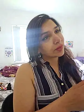 Snapshot of AfghanPrincess chatting on 04-19-26, 11:44 AfghanPrincess online show from 04-19-26, 11:44