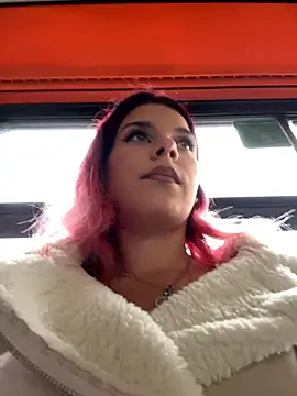 RiriRoseey online show from 11-18-25, 08:28