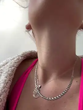 RiriRoseey online show from 04-05-26, 07:48