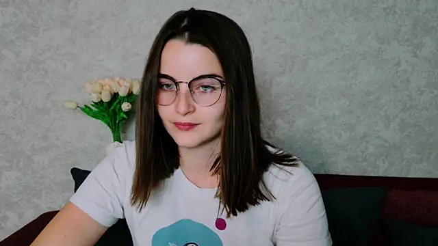 Snapshot of Miss_Arwen chatting on 09-19-25, 03:05 Miss Arwen online show from 09-19-25, 03:05