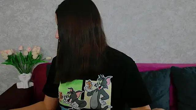 Snapshot of Miss_Arwen chatting on 11-18-25, 05:44 Miss Arwen online show from 11-18-25, 05:44