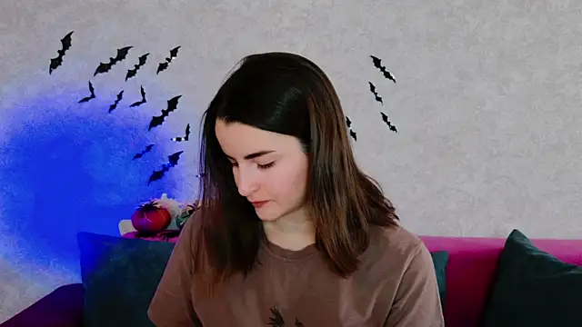 Snapshot of Miss_Arwen chatting on 10-22-25, 03:28 Miss Arwen online show from 10-22-25, 03:28