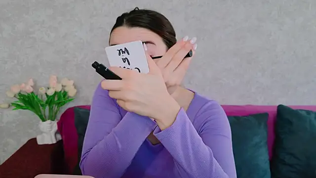 Snapshot of Miss_Arwen chatting on 11-17-25, 04:38 Miss Arwen online show from 11-17-25, 04:38