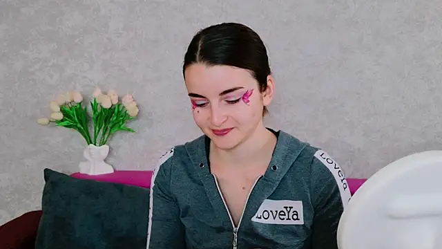 Snapshot of Miss_Arwen chatting on 09-30-25, 04:18 Miss Arwen online show from 09-30-25, 04:18