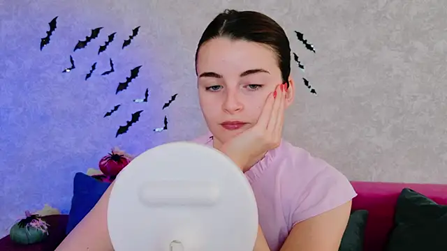 Snapshot of Miss_Arwen chatting on 10-14-25, 03:51 Miss Arwen online show from 10-14-25, 03:51