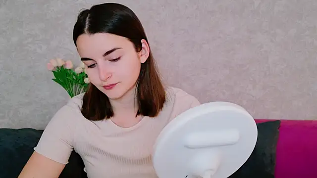 Snapshot of Miss_Arwen chatting on 09-17-25, 03:19 Miss Arwen online show from 09-17-25, 03:19