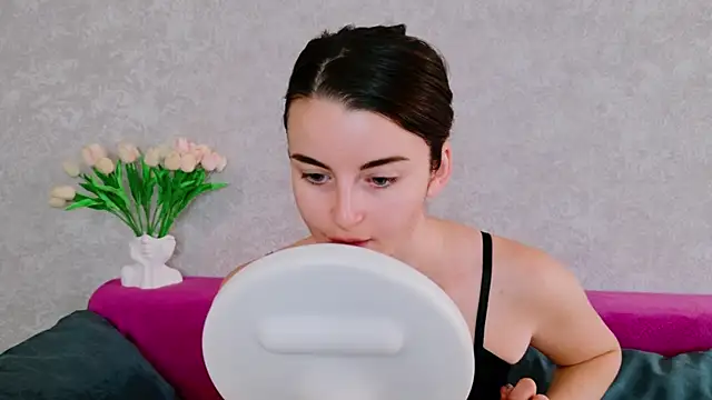 Snapshot of Miss_Arwen chatting on 10-02-25, 04:38 Miss Arwen online show from 10-02-25, 04:38