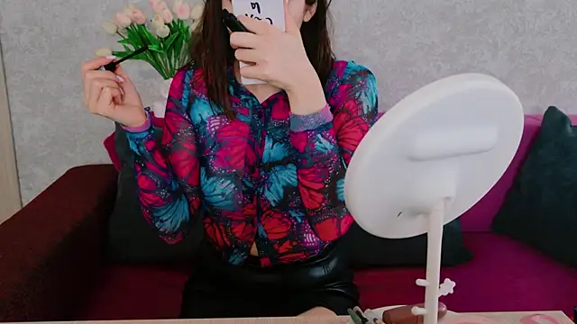 Snapshot of Miss_Arwen chatting on 11-14-25, 03:54 Miss Arwen online show from 11-14-25, 03:54