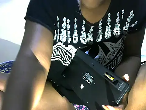 Sugarbaby32 online show from 04-07-26, 07:37