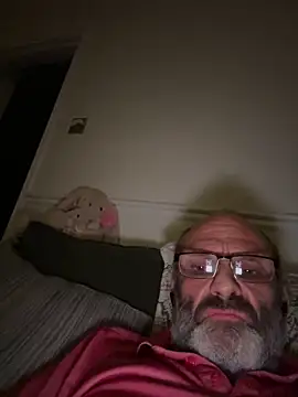 Snapshot of Shyboy817 chatting on 10-24-25, 01:37 Shyboy817 online show from 10-24-25, 01:37