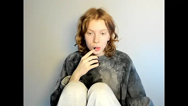 Snapshot of StellaDavis chatting on 11-25-25, 08:14 StellaDavis online show from 11-25-25, 08:14