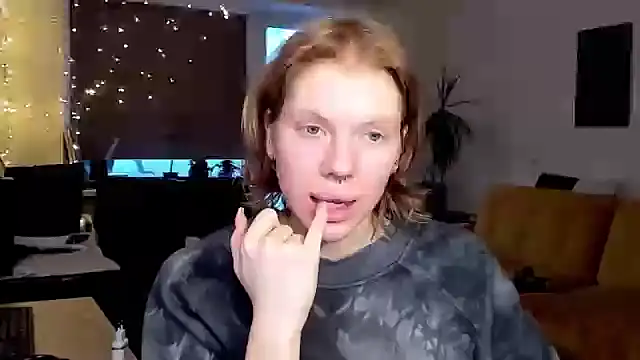 Snapshot of StellaDavis chatting on 02-14-25, 02:02 StellaDavis online show from 02-14-25, 02:02