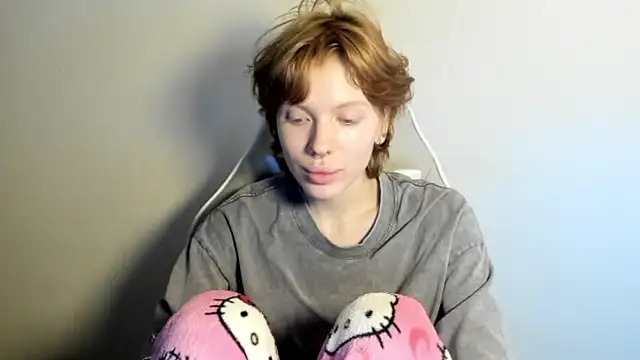 Snapshot of StellaDavis chatting on 12-22-25, 01:22 StellaDavis online show from 12-22-25, 01:22