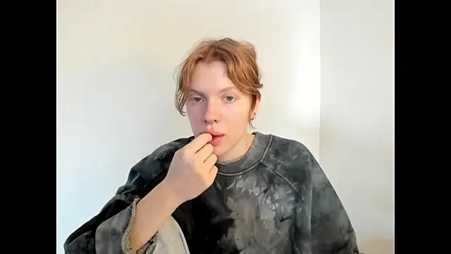 Snapshot of StellaDavis chatting on 11-18-25, 08:06 StellaDavis online show from 11-18-25, 08:06