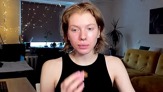 Snapshot of StellaDavis chatting on 02-19-25, 01:06 StellaDavis online show from 02-19-25, 01:06