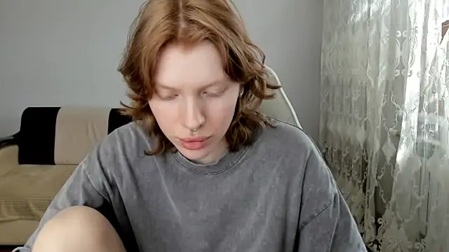 Snapshot of StellaDavis chatting on 05-13-26, 10:44 StellaDavis online show from 05-13-26, 10:44