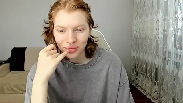 Snapshot of StellaDavis chatting on 05-08-26, 09:13 StellaDavis online show from 05-08-26, 09:13