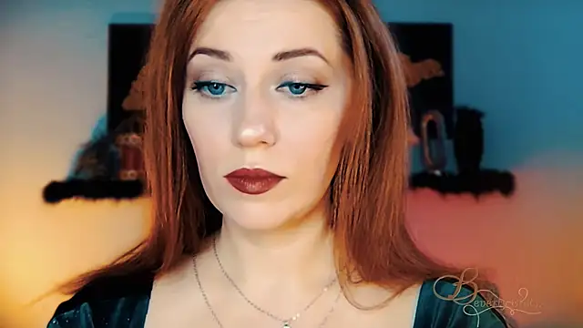 MissBeverlyMills online show from 12-05-25, 06:12