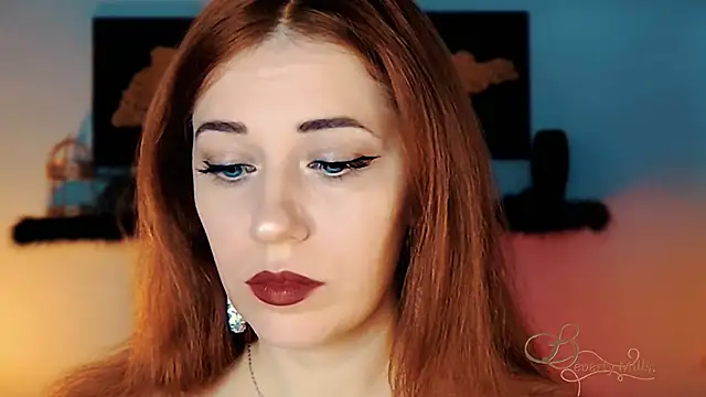 MissBeverlyMills online show from 12-15-25, 05:13