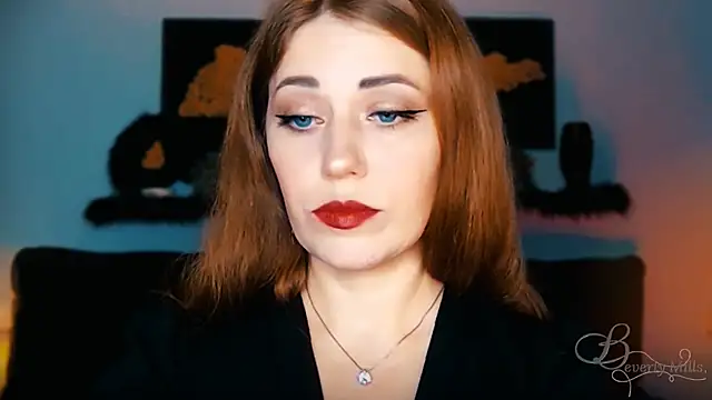 MissBeverlyMills online show from 09-10-25, 07:13