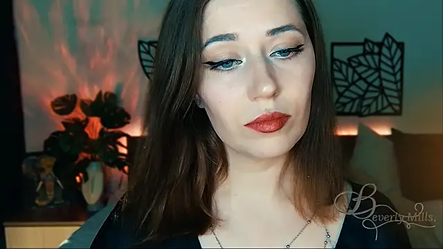 MissBeverlyMills online show from 01-17-25, 07:27