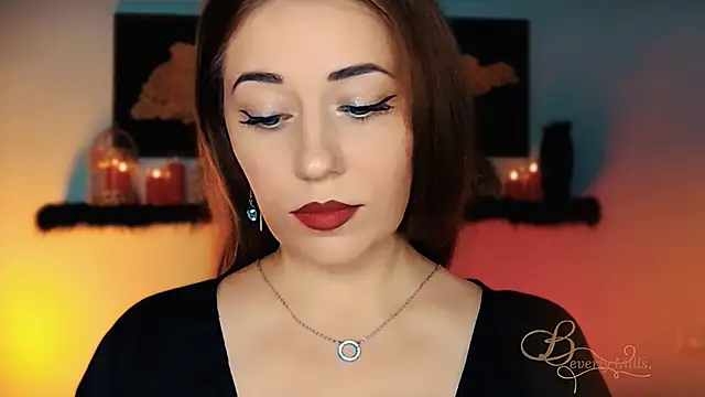 MissBeverlyMills online show from 11-06-25, 03:10