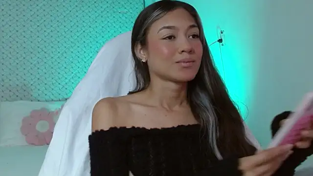 hantonella  online show from 04-06-26, 03:35