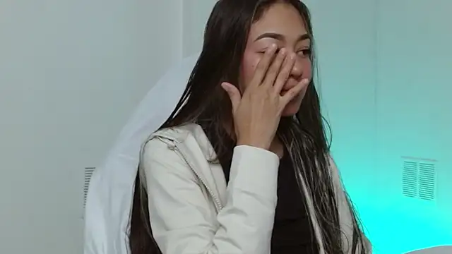 Snapshot of hantonella_ chatting on 10-29-25, 12:37 hantonella online show from 10-29-25, 12:37