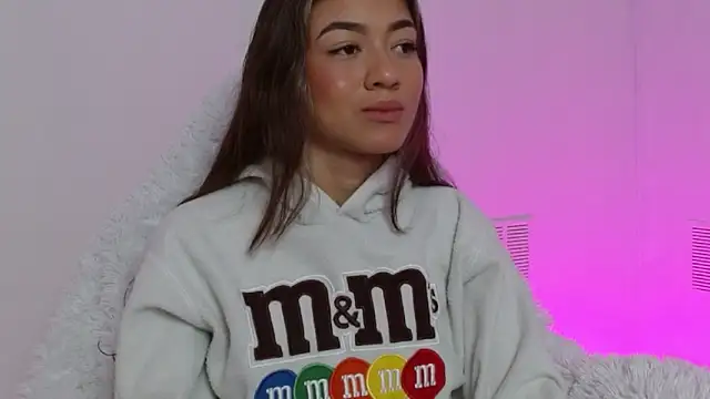 Snapshot of hantonella_ chatting on 11-26-25, 01:22 hantonella online show from 11-26-25, 01:22