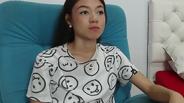 Snapshot of hantonella_ chatting on 12-27-24, 03:04 hantonella  online show from 12-27-24, 03:04