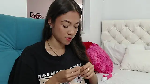 Snapshot of hantonella_ chatting on 02-17-25, 02:49 hantonella  online show from 02-17-25, 02:49