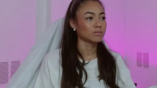 Snapshot of hantonella_ chatting on 11-21-25, 03:11 hantonella online show from 11-21-25, 03:11