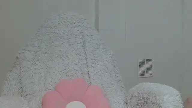 Snapshot of hantonella_ chatting on 11-11-25, 11:49 hantonella online show from 11-11-25, 11:49