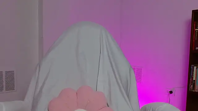 Snapshot of hantonella_ chatting on 10-30-25, 09:01 hantonella online show from 10-30-25, 09:01