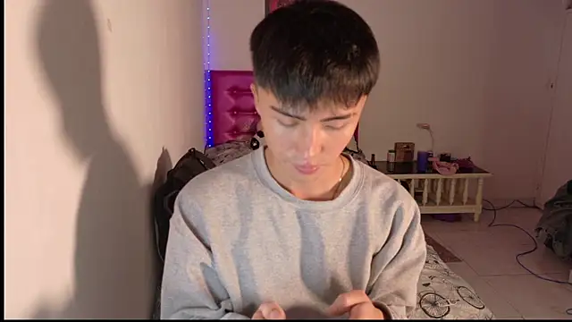 santi-fabulous online show from 12-22-25, 12:00