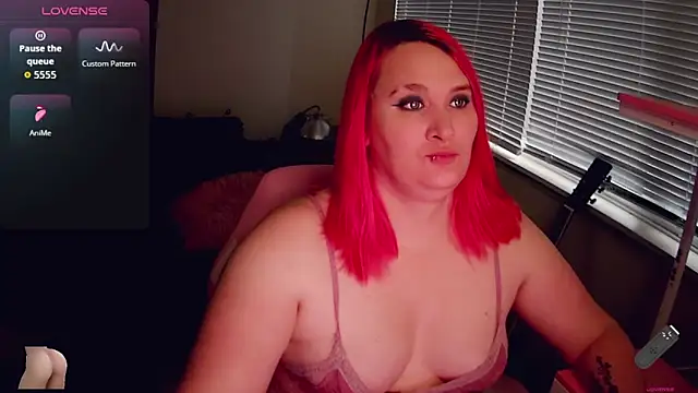 Snapshot of sweetmorgan1 chatting on 11-25-25, 04:18 sweetmorgan1 online show from 11-25-25, 04:18