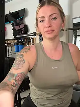 MaggieMayI89 online show from 06-26-26, 05:41