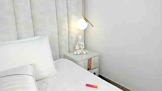 Snapshot of im_giselle_ chatting on 01-18-25, 05:52 im giselle online show from 01-18-25, 05:52