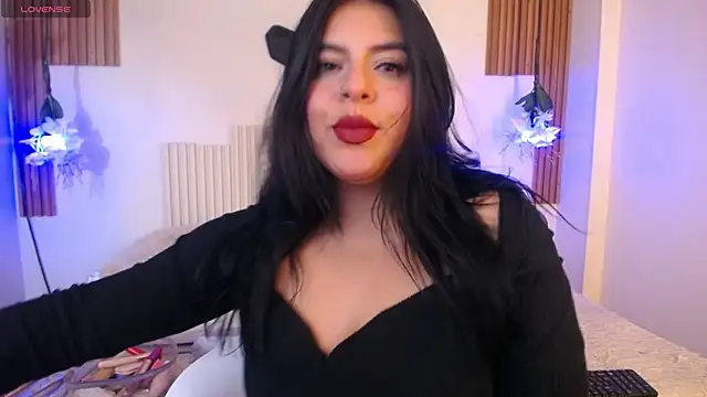 Snapshot of _poison_sweet chatting on 05-15-26, 05:44 poison sweet online show from 05-15-26, 05:44