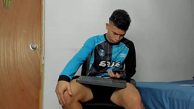 andrew rose  online show from 03-09-26, 06:44