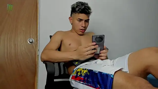 andrew rose  online show from 02-14-26, 05:57