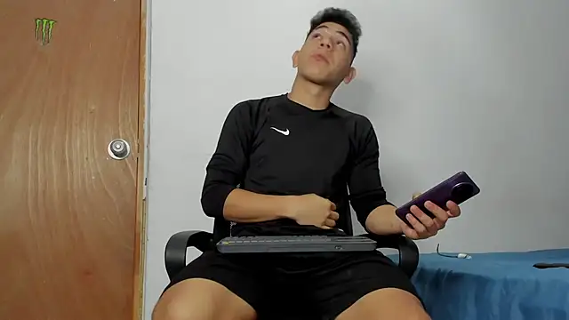 andrew rose  online show from 02-16-26, 07:45