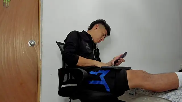 andrew rose  online show from 03-06-26, 05:24