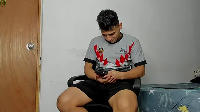 andrew rose  online show from 02-26-26, 04:18